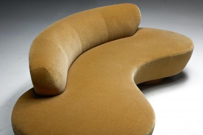 Vladimir Kagan Serpentine Sofa by Vladimir Kagan for Directional United States 1980s