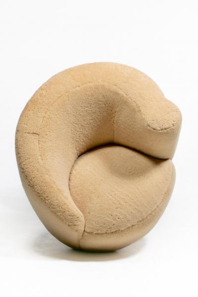 Vladimir Kagan Single Vladimir Kagan Nautilus Swivel Chair in Hand Sewn Butterscotch Shearling