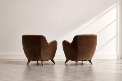 Vladimir Kagan Vladimir Kagan Barrel Lounge Chairs in Brown Velvet and Walnut Legs