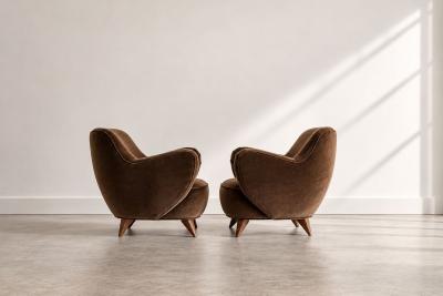 Vladimir Kagan Vladimir Kagan Barrel Lounge Chairs in Brown Velvet and Walnut Legs