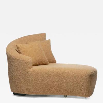 Vladimir Kagan Vladimir Kagan Bilbao Swiveling Chaise Lounge in Luxurious Latte Boucl 