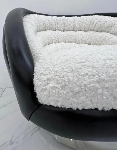 Vladimir Kagan Vladimir Kagan Crescent Lounge Chair in Ivory Boucle and Black Leather 1970s
