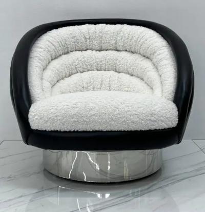 Vladimir Kagan Vladimir Kagan Crescent Lounge Chair in Ivory Boucle and Black Leather 1970s