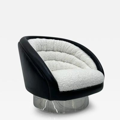 Vladimir Kagan Vladimir Kagan Crescent Lounge Chair in Ivory Boucle and Black Leather 1970s