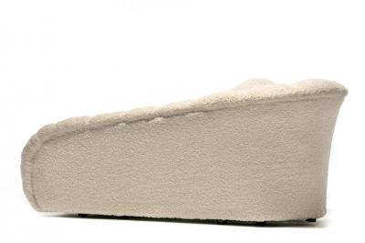 Vladimir Kagan Vladimir Kagan Post Modern Scallop Chaise Lounge in Soft Ivory White Boucl 