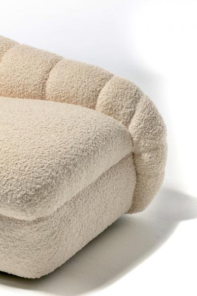 Vladimir Kagan Vladimir Kagan Post Modern Scallop Chaise Lounge in Soft Ivory White Boucl 