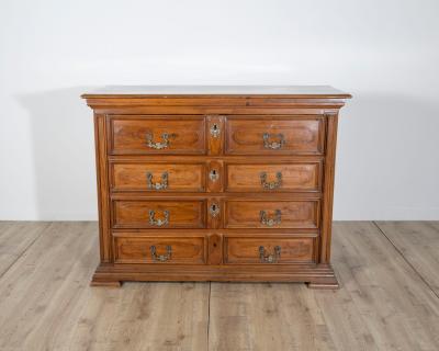Walnut Chest Of Drawers Lombardy Early 18th Century