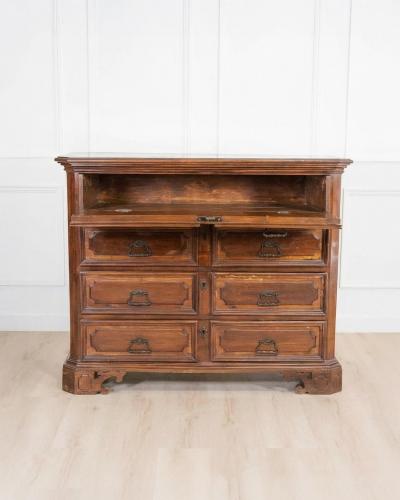 Walnut Chest Of Drawers Lombardy Early 18th Century