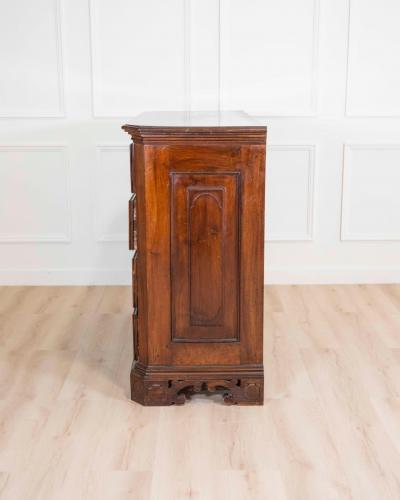 Walnut Chest Of Drawers Lombardy Early 18th Century