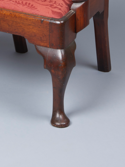 Walnut Queen Anne Arm Chair