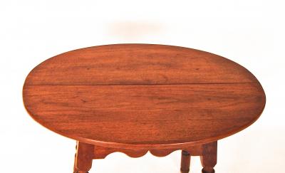 Walnut Queen Anne Oval Top Tavern Table