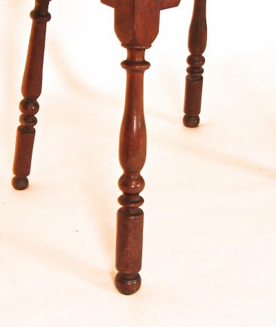 Walnut Queen Anne Oval Top Tavern Table