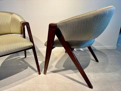 Ward Bennett Fine Pair of American modern Mahogany Chairs Ward Bennett 1960s