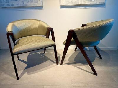 Ward Bennett Fine Pair of American modern Mahogany Chairs Ward Bennett 1960s