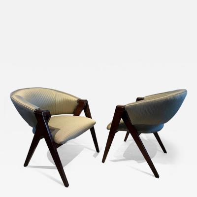 Ward Bennett Fine Pair of American modern Mahogany Chairs Ward Bennett 1960s