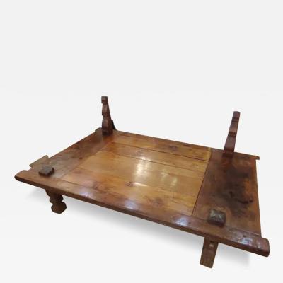 Weaver s low table Madura Indon sia end of XIX century