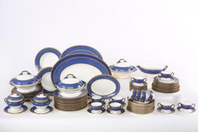 Wedgwood English Dinner Service For Twelve Serving Pieces