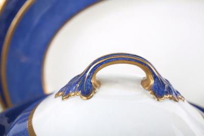 Wedgwood English Dinner Service For Twelve Serving Pieces