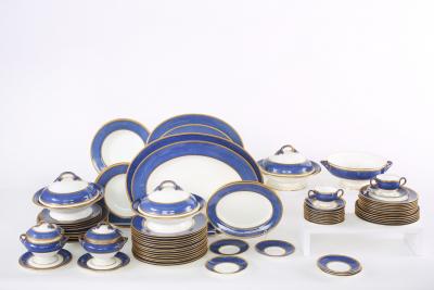 Wedgwood English Dinner Service For Twelve Serving Pieces