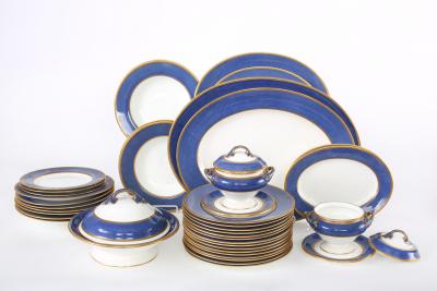Wedgwood English Dinner Service For Twelve Serving Pieces