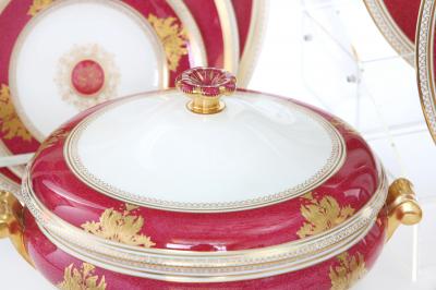 Wedgwood Porcelain Dinner Service For Twelve People
