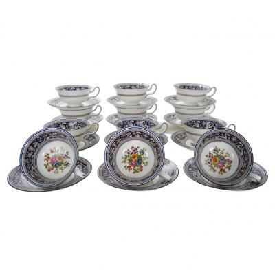 Wedgwood Porcelain Dinner Service for Twelve People