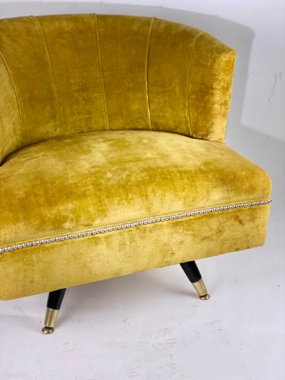 Wide Barrel Back Swivel Lounge Chair by Kroehler Manufacturing Co 1960s USA