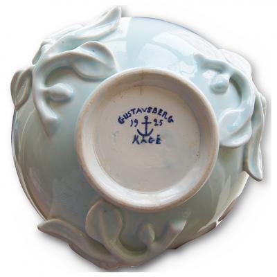 Wilhelm K ge Fine Modern Classicism bowl with floral motifs and celadon glaze by Wilhelm K ge