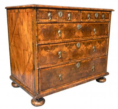 William And Mary Oyster Veneer Chest Of Drawers