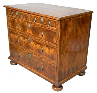 William And Mary Oyster Veneer Chest Of Drawers