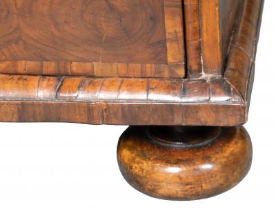 William And Mary Oyster Veneer Chest Of Drawers