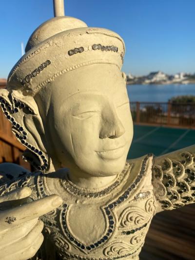 William Billy Haines MONUMENTAL CARVED ASIAN DECORATED FIGURE LAMP BY WILLIAM HAINES