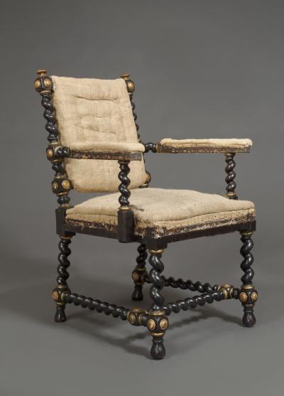 William Trotter AN UNUSUAL SET OF TWELVE EBONIZED MAHOGANY BARLEY TWIST TURNED DINING CHAIRS