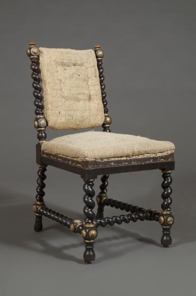 William Trotter AN UNUSUAL SET OF TWELVE EBONIZED MAHOGANY BARLEY TWIST TURNED DINING CHAIRS