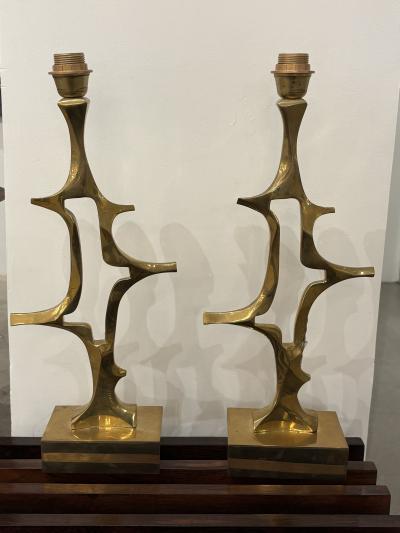 Willy Daro 1970s Pair of Sculptural bronze lamps by Willy Daro