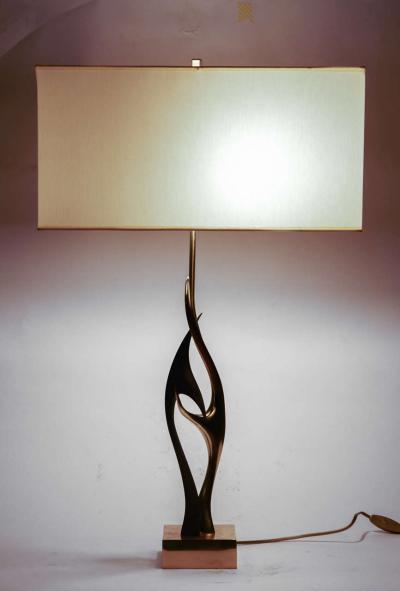 Willy Daro Pair of sculptural bronze lamps