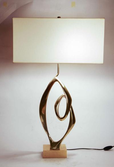 Willy Daro Pair of sculptural bronze lamps by Willy Daro