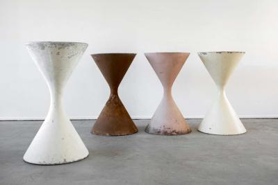 Willy Guhl LARGE WILLY GUHL HOURGLASS PLANTER