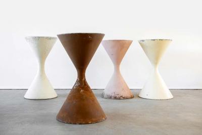 Willy Guhl LARGE WILLY GUHL HOURGLASS PLANTER