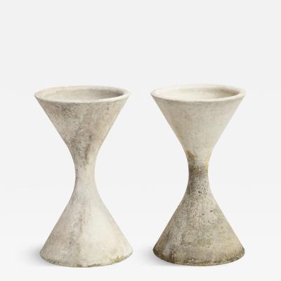 Willy Guhl Pair of Medium Concrete Diabolo Spindel Planters by Willy Guhl