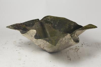 Willy Guhl Pair of Willy Guhl Elephant ear planters with original patina