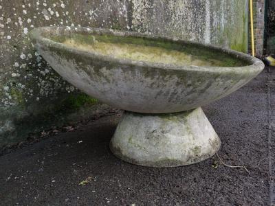 Willy Guhl Willy Guhl for Eternit Mint Pair of Mid Century Modern Concrete Garden Planters