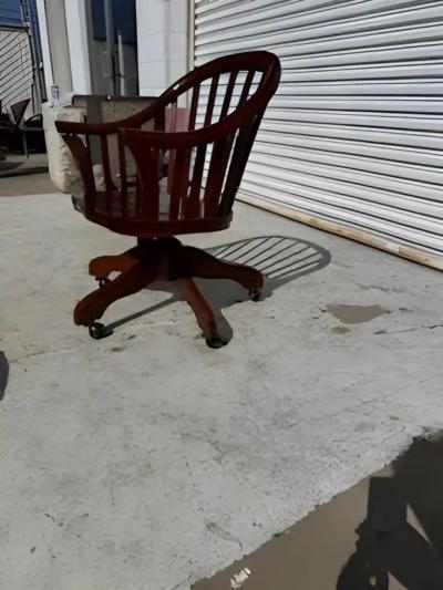 Windsor style swivel adjustable height chair