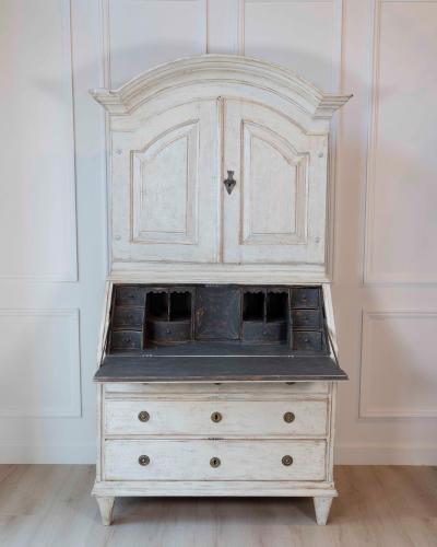 Writing cupboard from around 1800 hundered in pine Sweden