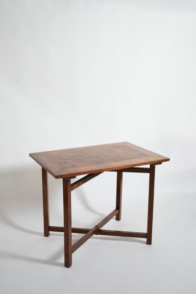 X shaped foot chessboard table XIXth c 