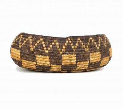 Yavapai or possibly Western Apache antique oval basket
