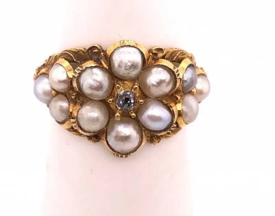 Yellow Gold Antique Cluster of Pearl Ring with Diamond