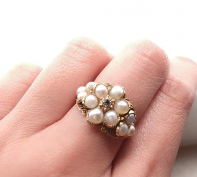 Yellow Gold Antique Cluster of Pearl Ring with Diamond