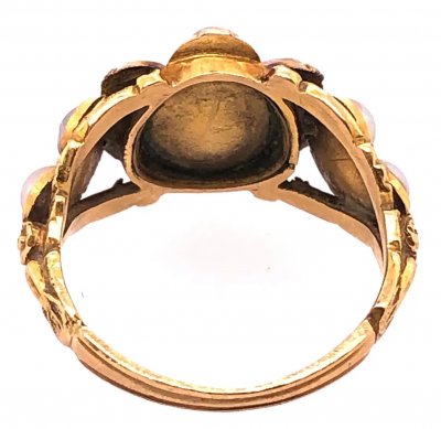 Yellow Gold Antique Cluster of Pearl Ring with Diamond