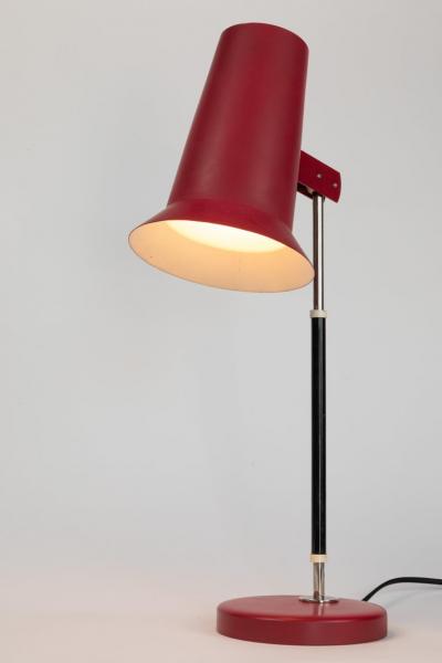 Yki Nummi Pair of 1950s Yki Nummi Red Table Lamps for Orno